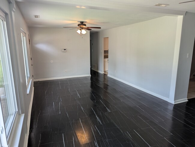 Building Photo - 328 Southgate Ave