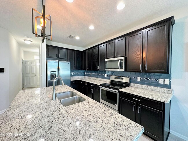 Building Photo - 7036 Emsley Cir