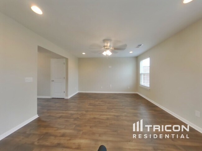 Building Photo - 2618 Bluffton Ln