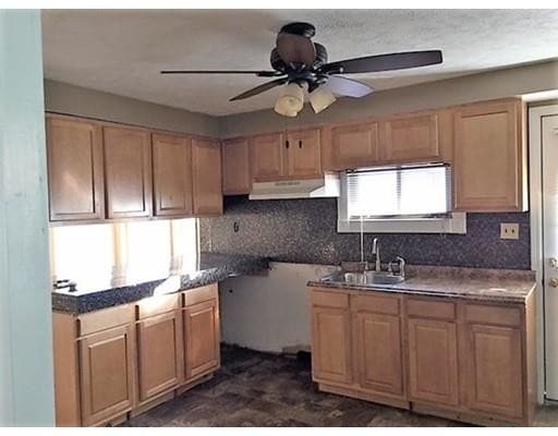 Building Photo - 17 Parker St