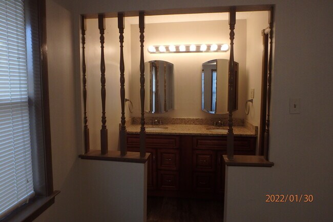 Master Bath with 2 sinks - 3183 Teaberry Ln