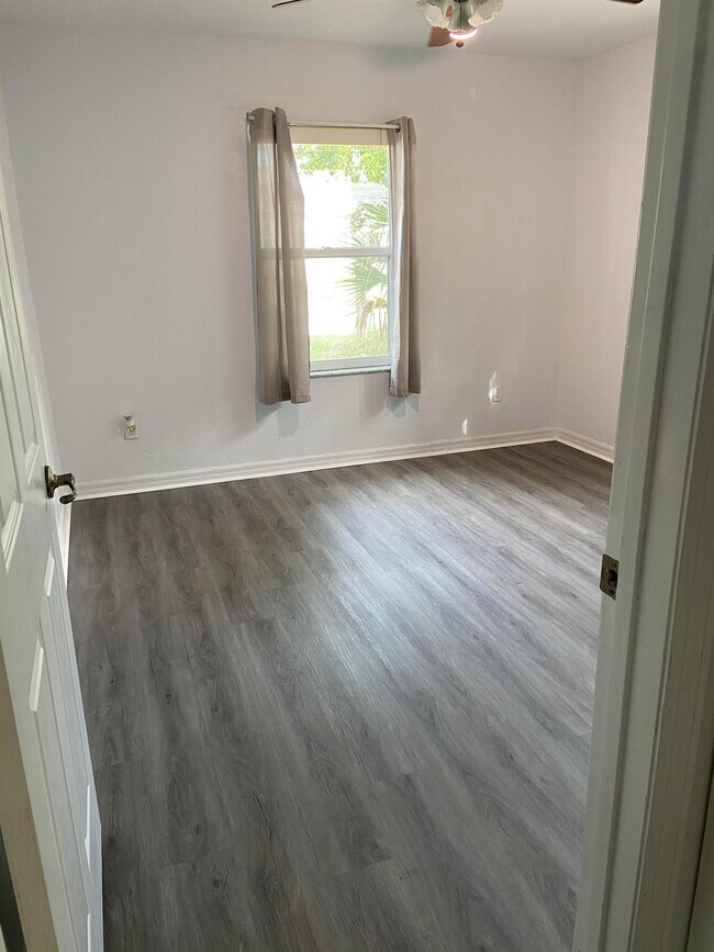 Foto del edificio - 504 Ora St