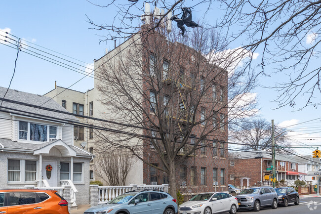 Building Photo - 10166 125th St