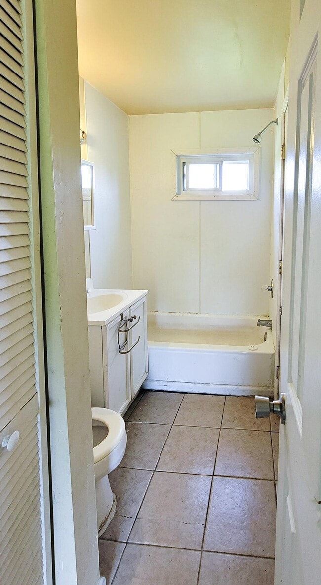 Photo - 32620 Manistee St Apartments