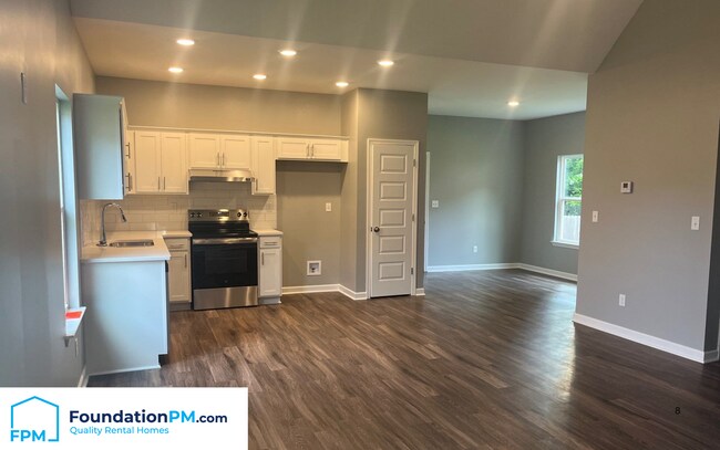 Foto del edificio - 9340 Charly Hill Ln