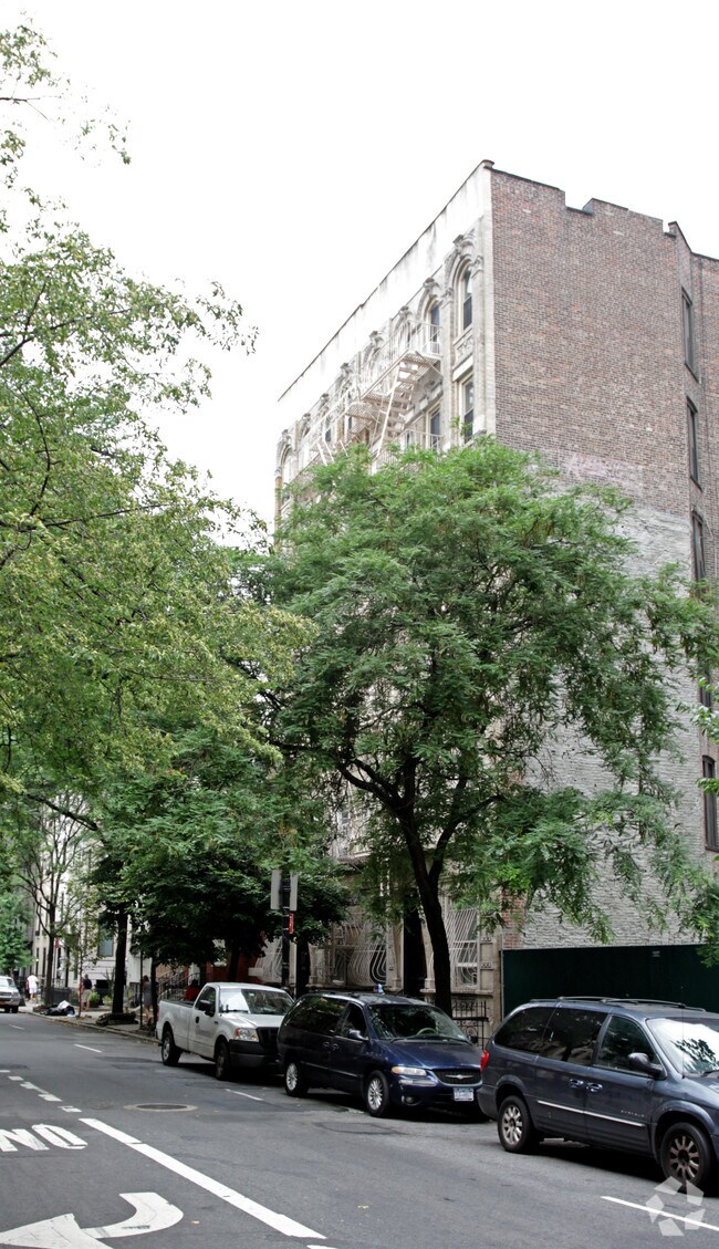 245 E 62nd ¡St - 245 E 62nd St