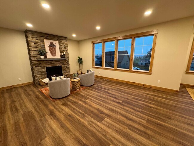 Foto del edificio - Brand New Private Bella Ridge 4 Bedroom 2.5 Bath Home Near Golf and Lewis & Clark Elementary School