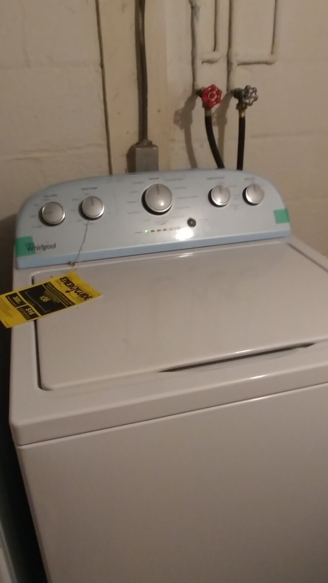 Building Photo - 10806 Wadsworth Ave