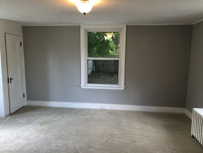 Building Photo - 3 br, 1 bath Apartment - 1301 Greenwood Ave