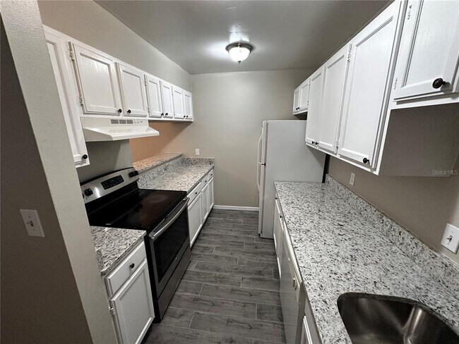 Foto del edificio - 500 YELLOWWOOD Ct