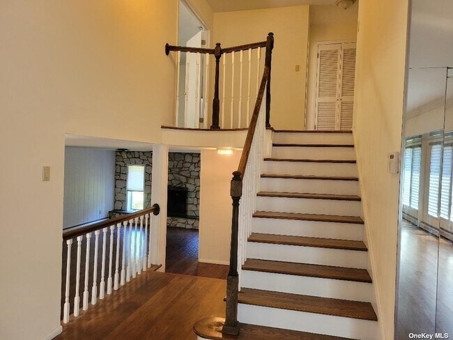 Foto del edificio - 36 Long Ridge Rd