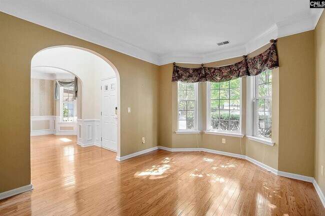 Foto del edificio - Spacious home located in the beautiful and well-established community of Magnolia Bluff in Lake C...