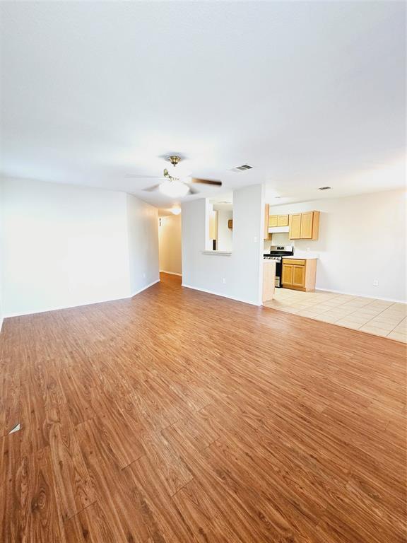 Building Photo - 423 Paddington Dr