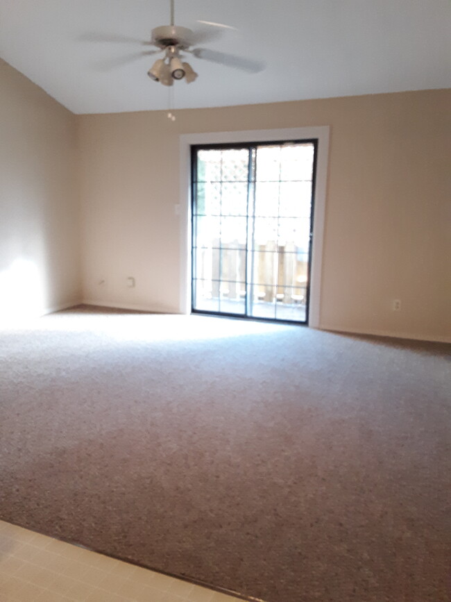 Living Room - 501 N May Ave