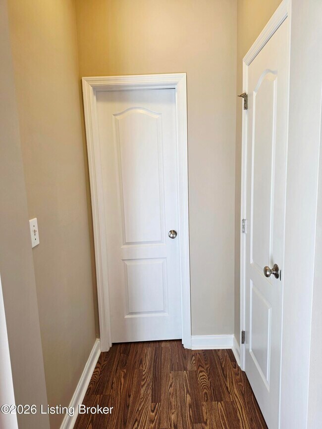 Foto del edificio - 16300 Brookfield View Ct