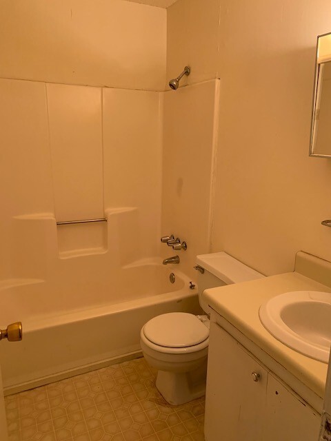 Building Photo - Avalon Townhomes