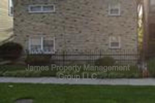 Building Photo - 6914 S Cornell Ave