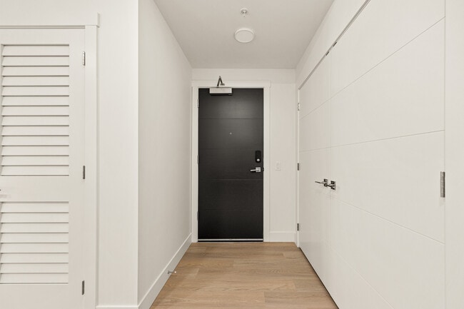 Building Photo - 500 Asher