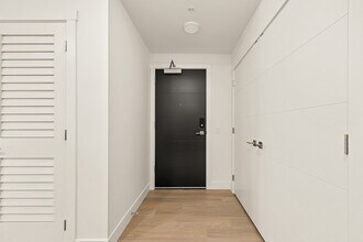 Building Photo - 500 Asher