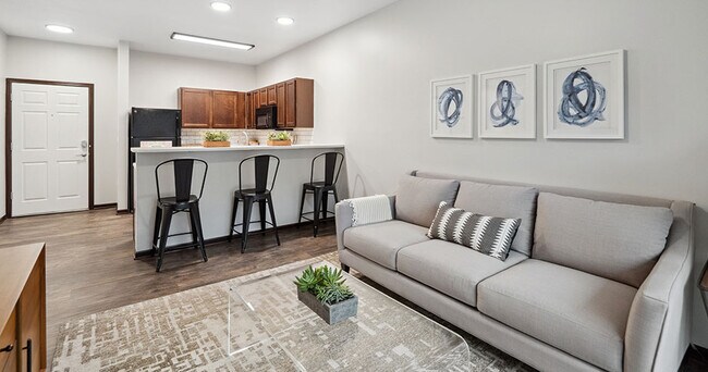 Foto del edificio - Walnut Lake Apartments