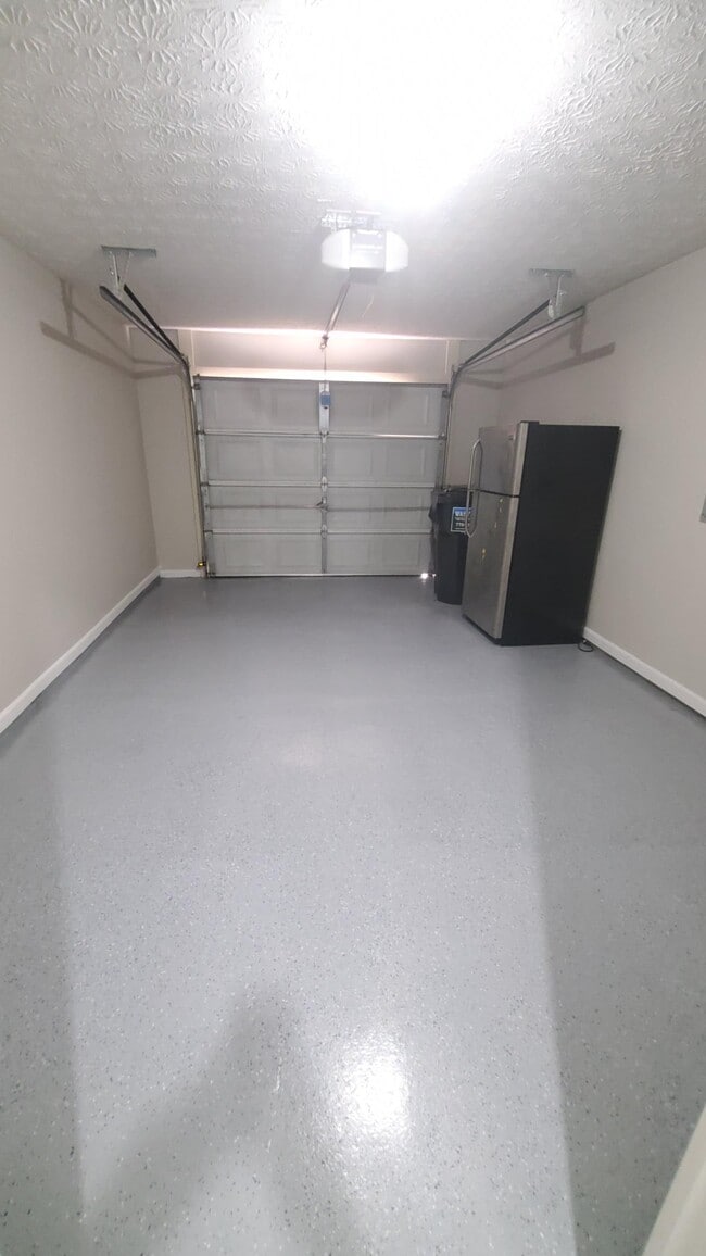 Building Photo - 351 Parkview Manor Dr