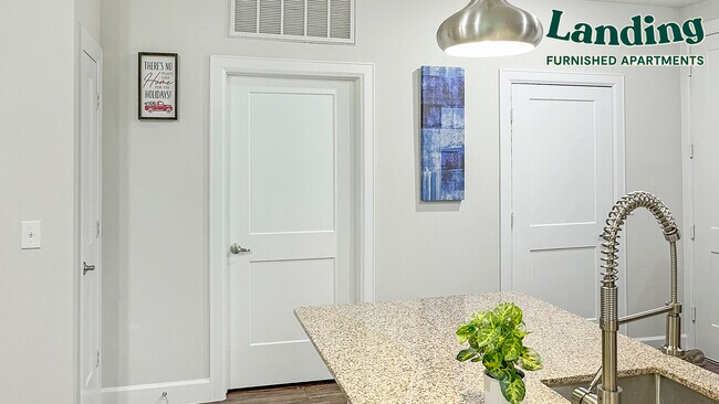Foto del edificio - 5225 Town and Country Blvd