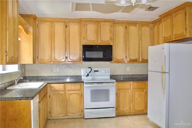 Foto del edificio - 12 West Dr