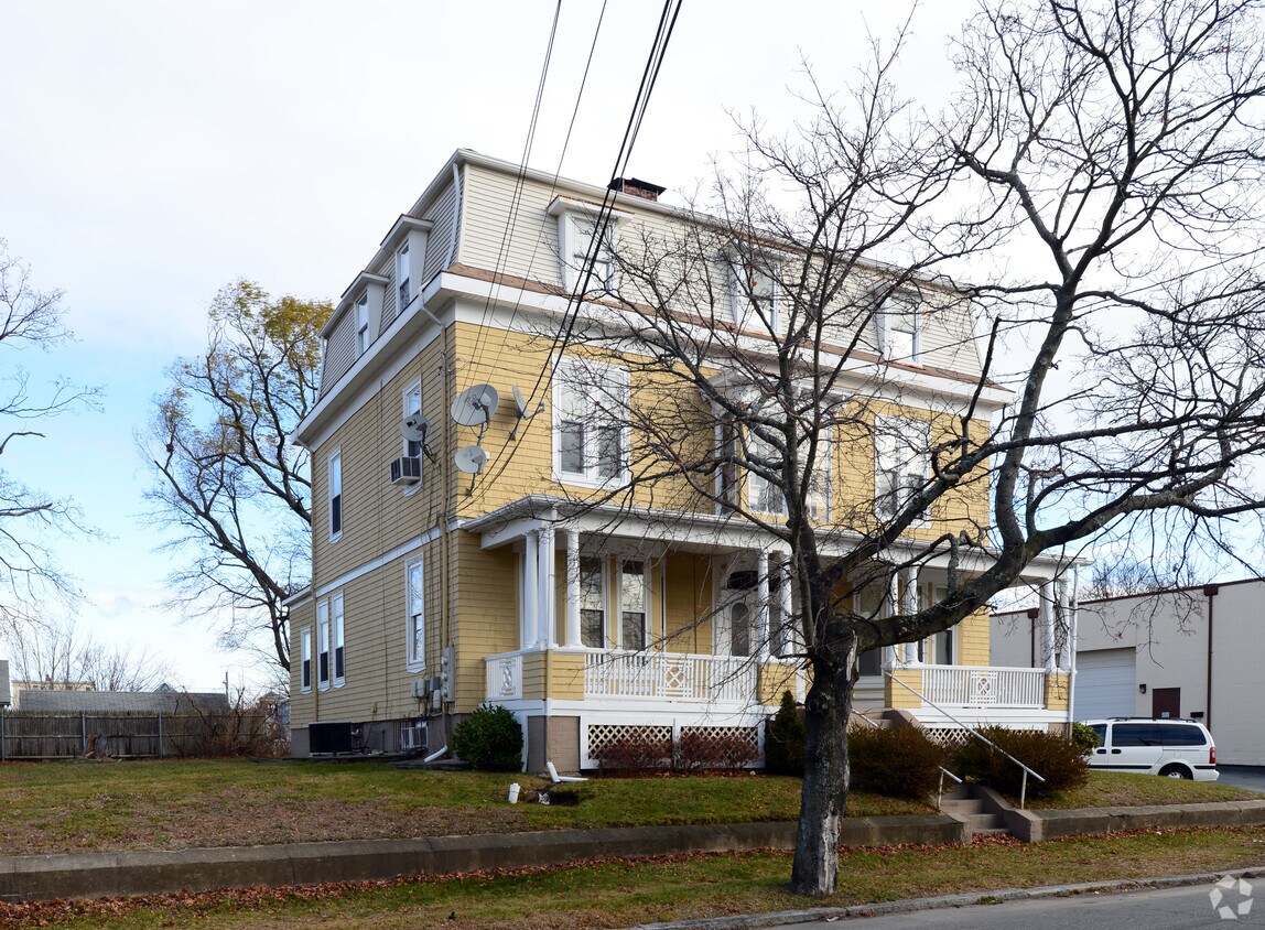 Foto del edificio - 100 Farmington Ave
