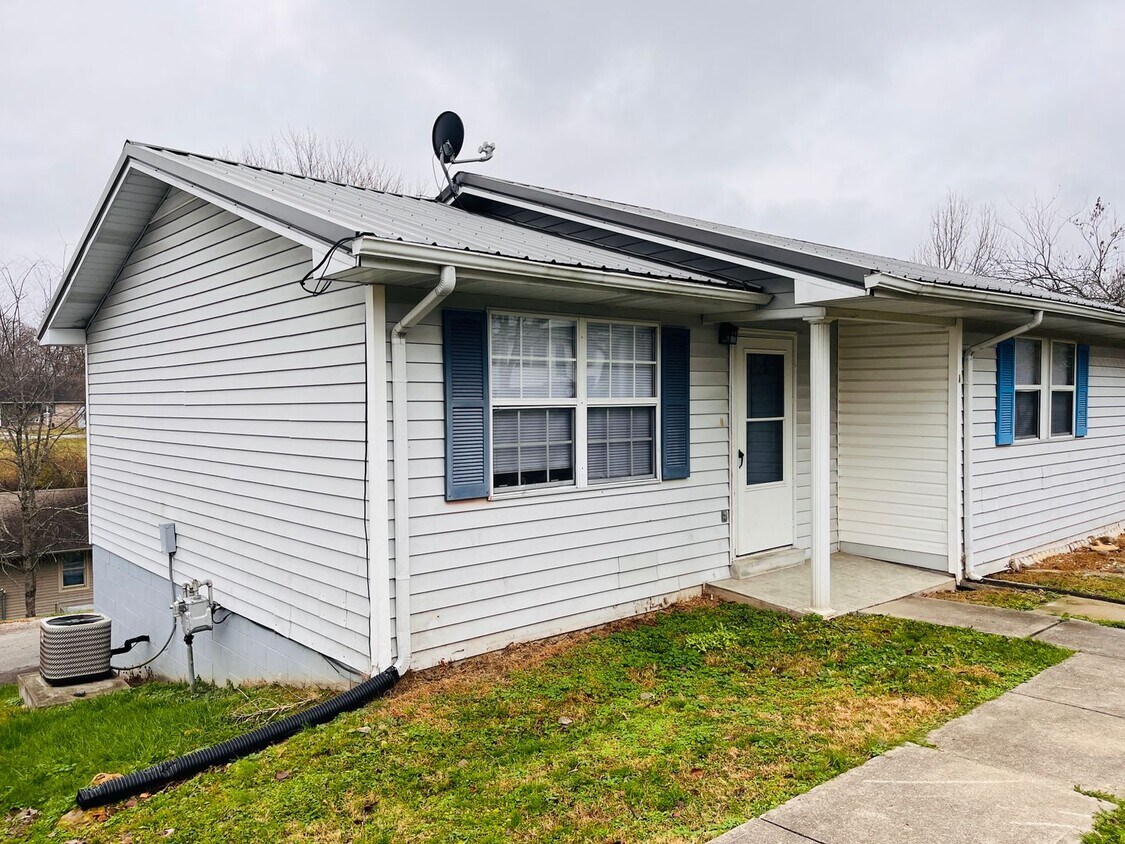 1303 S Alta Ave Unit A, Corbin, KY 40701 Room for Rent in Corbin, KY