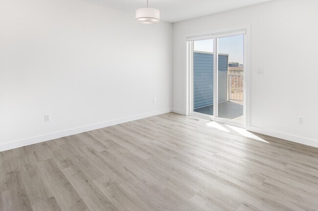 Building Photo - 1447 Cherniak Way SW