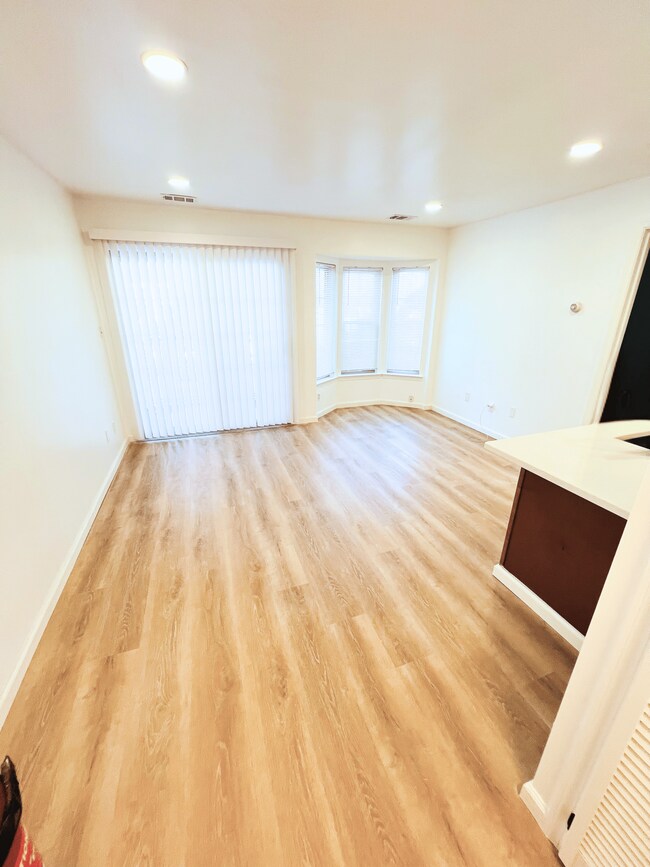 Foto del edificio - 112 Longfield Ct