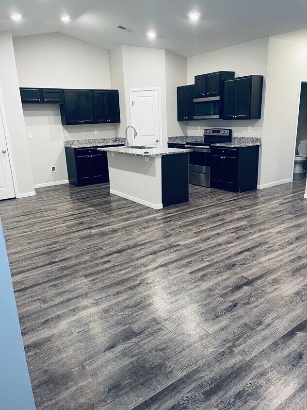 Foto principal - 1623 E Horstmann Ct