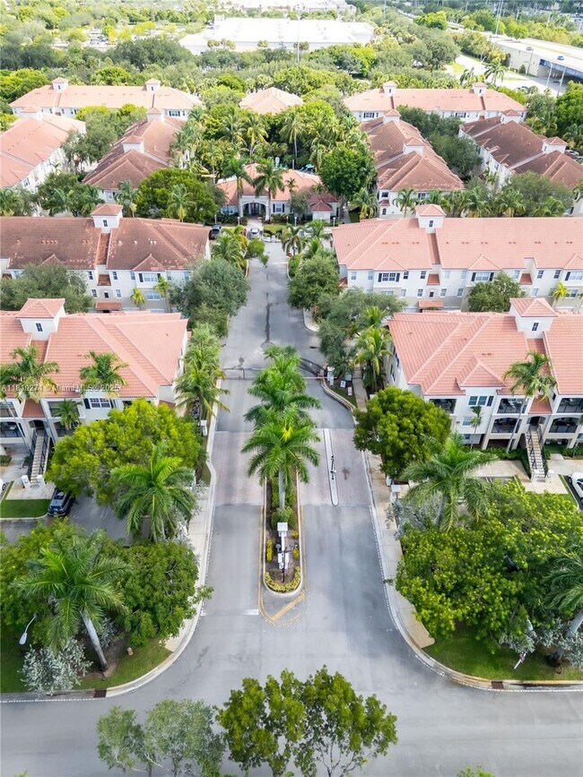Foto del edificio - 5820 W Sample Rd