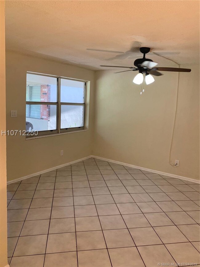 Foto del edificio - 636 SW 14th Terrace