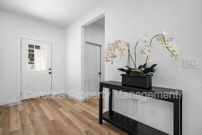 Foto del edificio - 115 Brentwood Dr