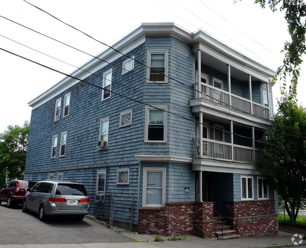 Primary Photo - 26-28 Amity St