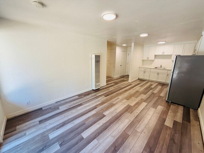 Foto del edificio - 2 bed 1 bath apartment for rent in South Lake Tahoe