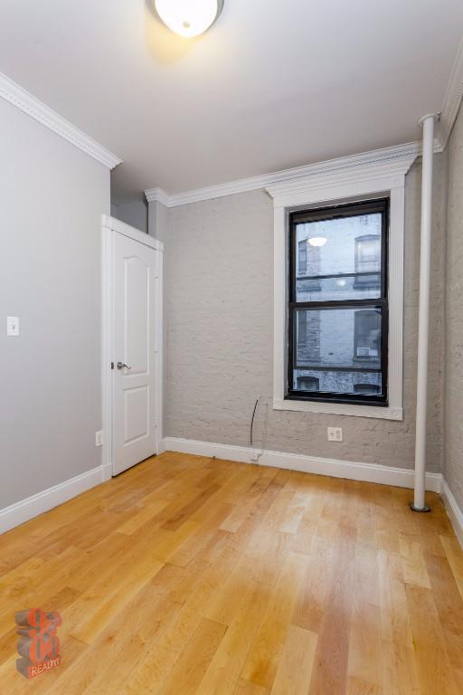 Foto del edificio - 340 E 18th St