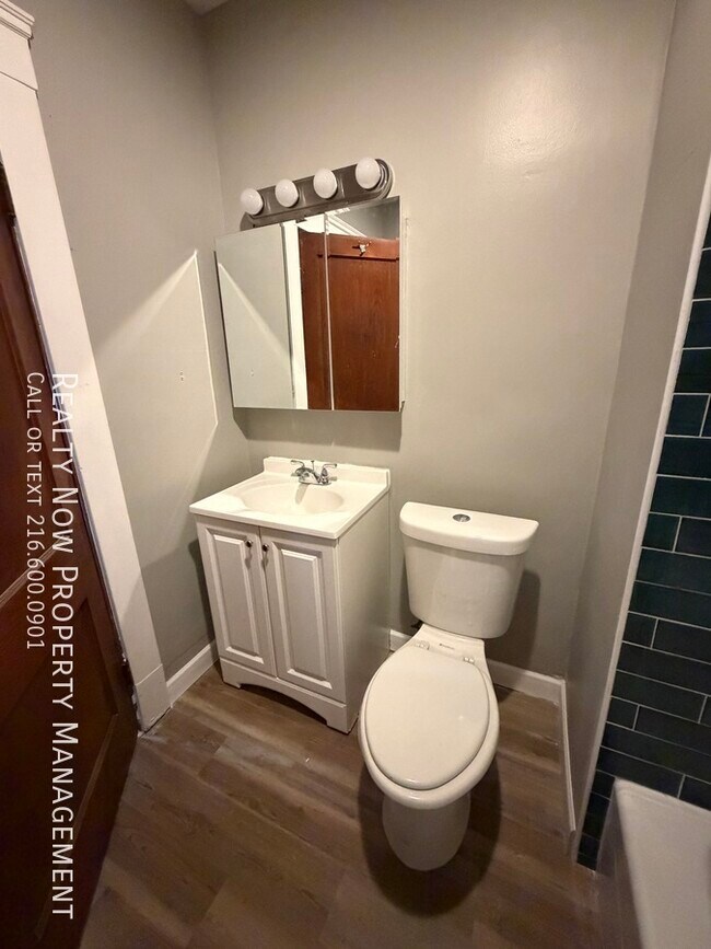 Foto del edificio - 1315 W 93rd St