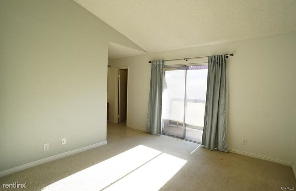 Primary Photo - 3 br, 3 bath Townhome - 9027 Emperor Ave A...