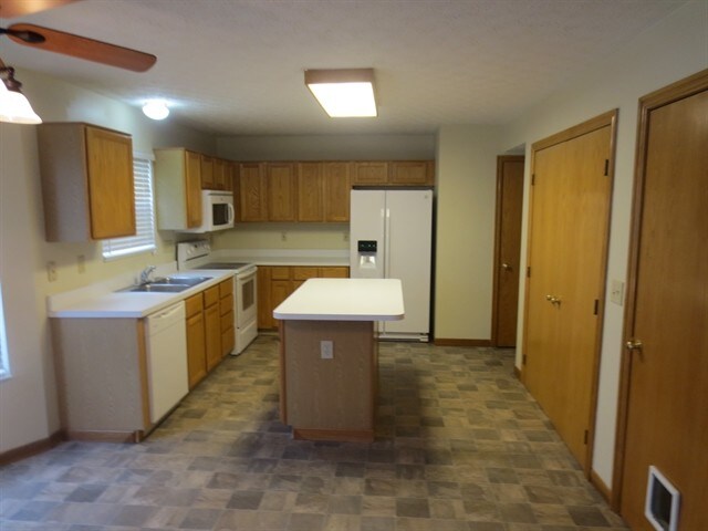 Foto del edificio - 8331 Priestly Drive