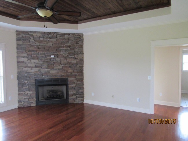 Building Photo - 209 Brookwood Dr