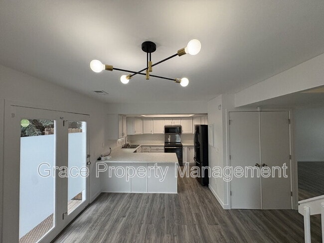 Foto del edificio - 2241 Coronado Pkwy N
