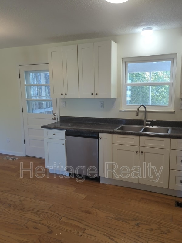 Foto del edificio - 1304 E Woodshire Dr