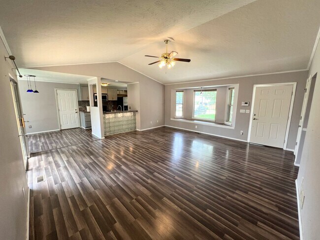 Foto del edificio - Fenced home close to FLW!