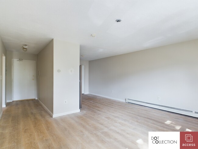 Building Photo - 118 Greenleaf St