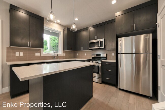 Foto del edificio - 3572-3588 NE Garfield Ave