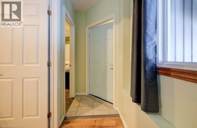 Building Photo - 4 Perin Pl