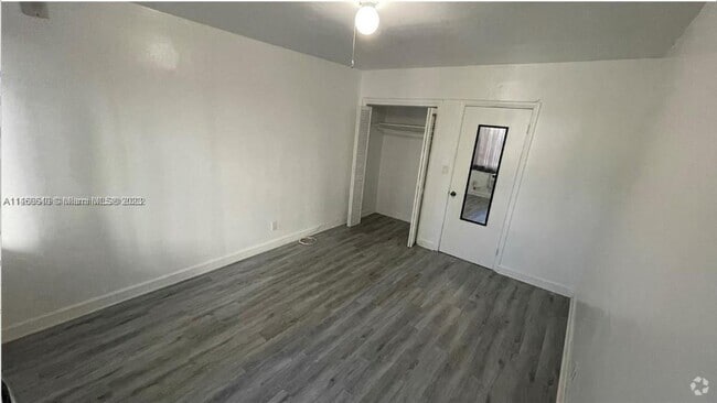 Building Photo - 320 86th St