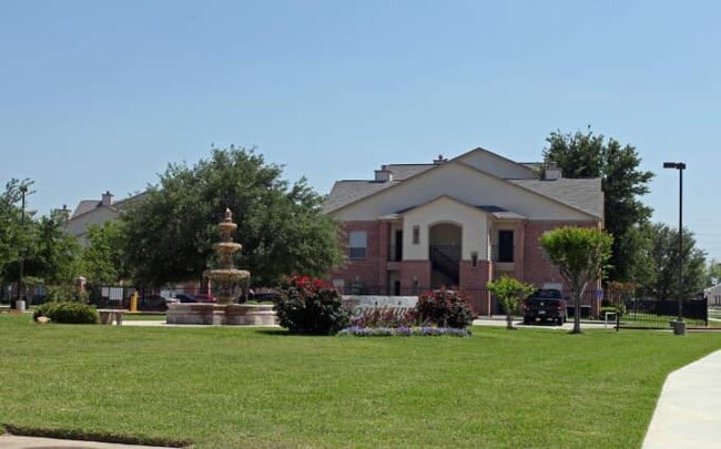 Building Photo - 2 bedroom in Tomball TX 77375